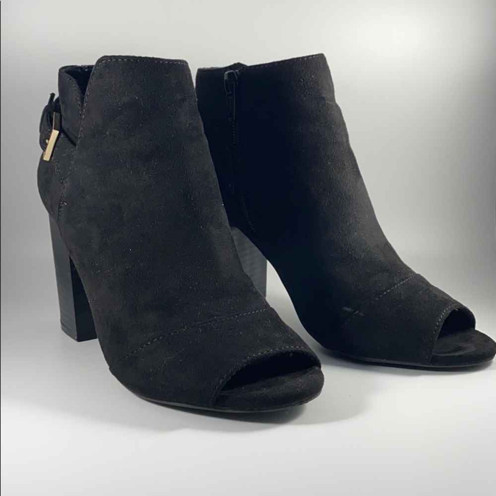 Apt. 9 Block Heel black size 7